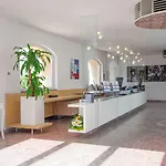 Ih Kaos Hotel