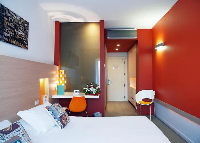 Ih Kaos Hotel 4*