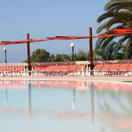 Ih Kaos Hotel 4*
